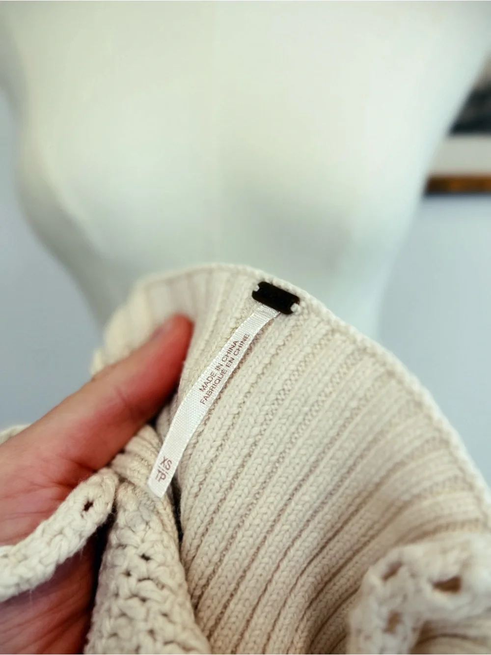 ✨ FREE PEOPLE crochet top - Picture 6 of 6